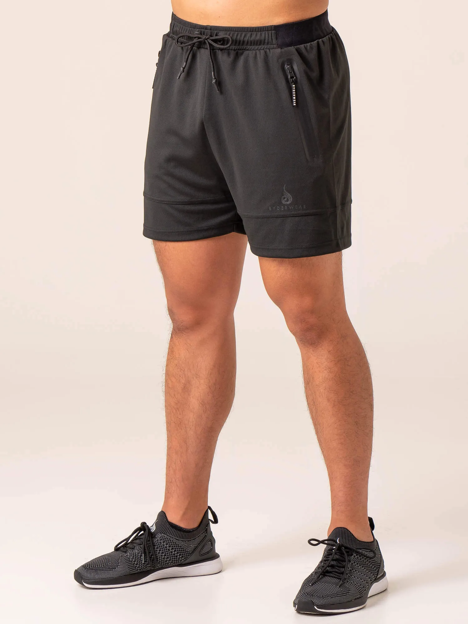 Emerge Mesh Short - Faded Black