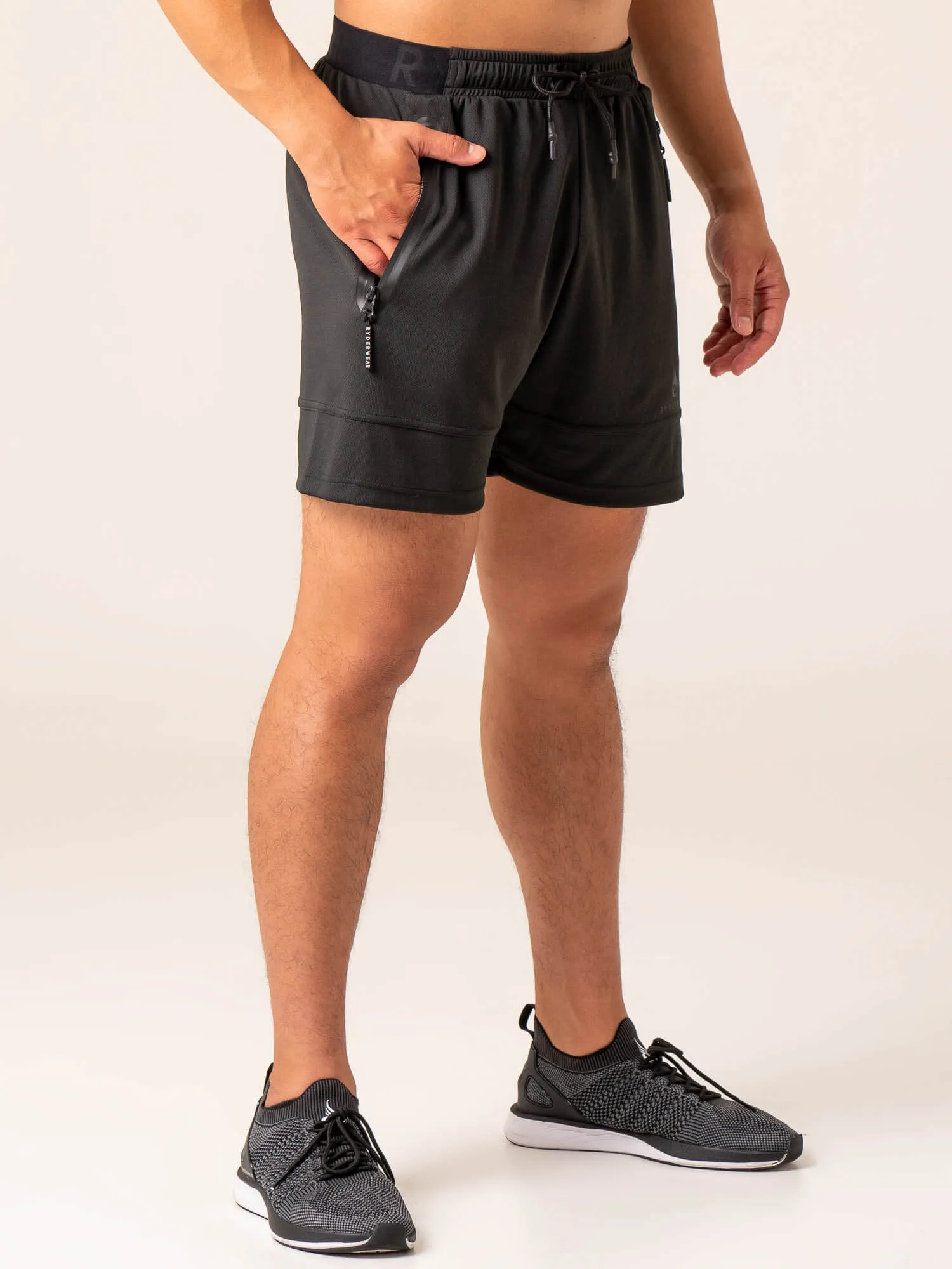 Emerge Mesh Short - Faded Black