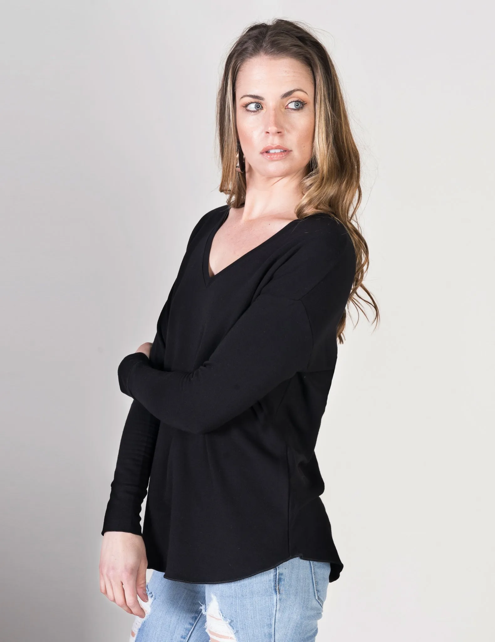 Majestic French Touch Long Sleeve Drop Shoulder V-Neck in Noir